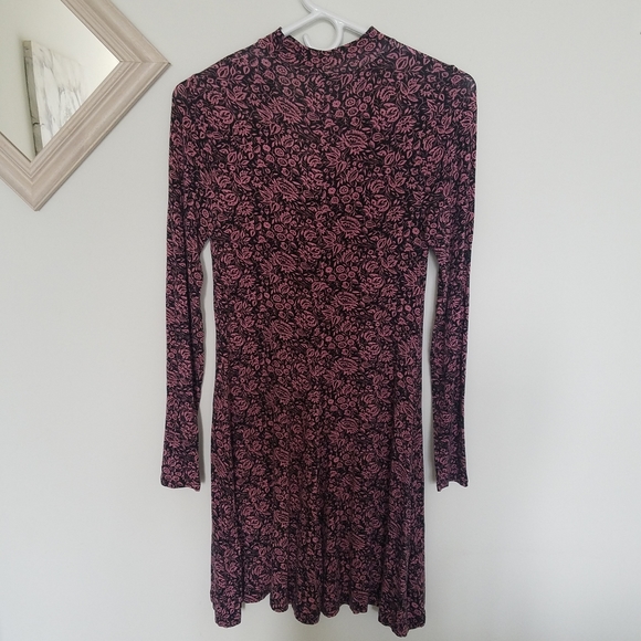 Express long-sleeve choker neckline dress - Picture 2 of 7